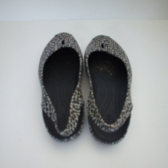 Women's Crocs size 6 - Picture 3 of 3